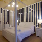 Le Residenze Del Capitano 게스트하우스 4*